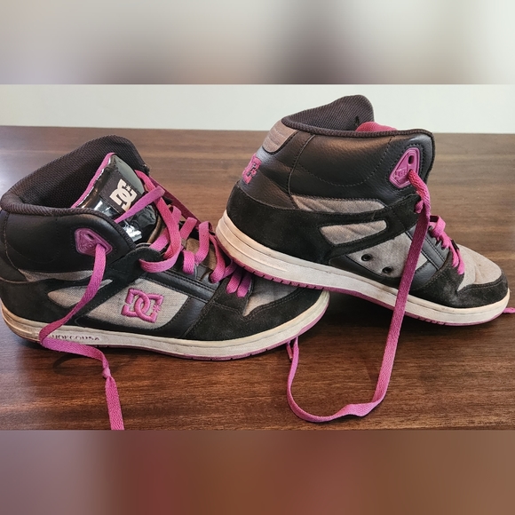 DC women's rebound high - Picture 3 of 8